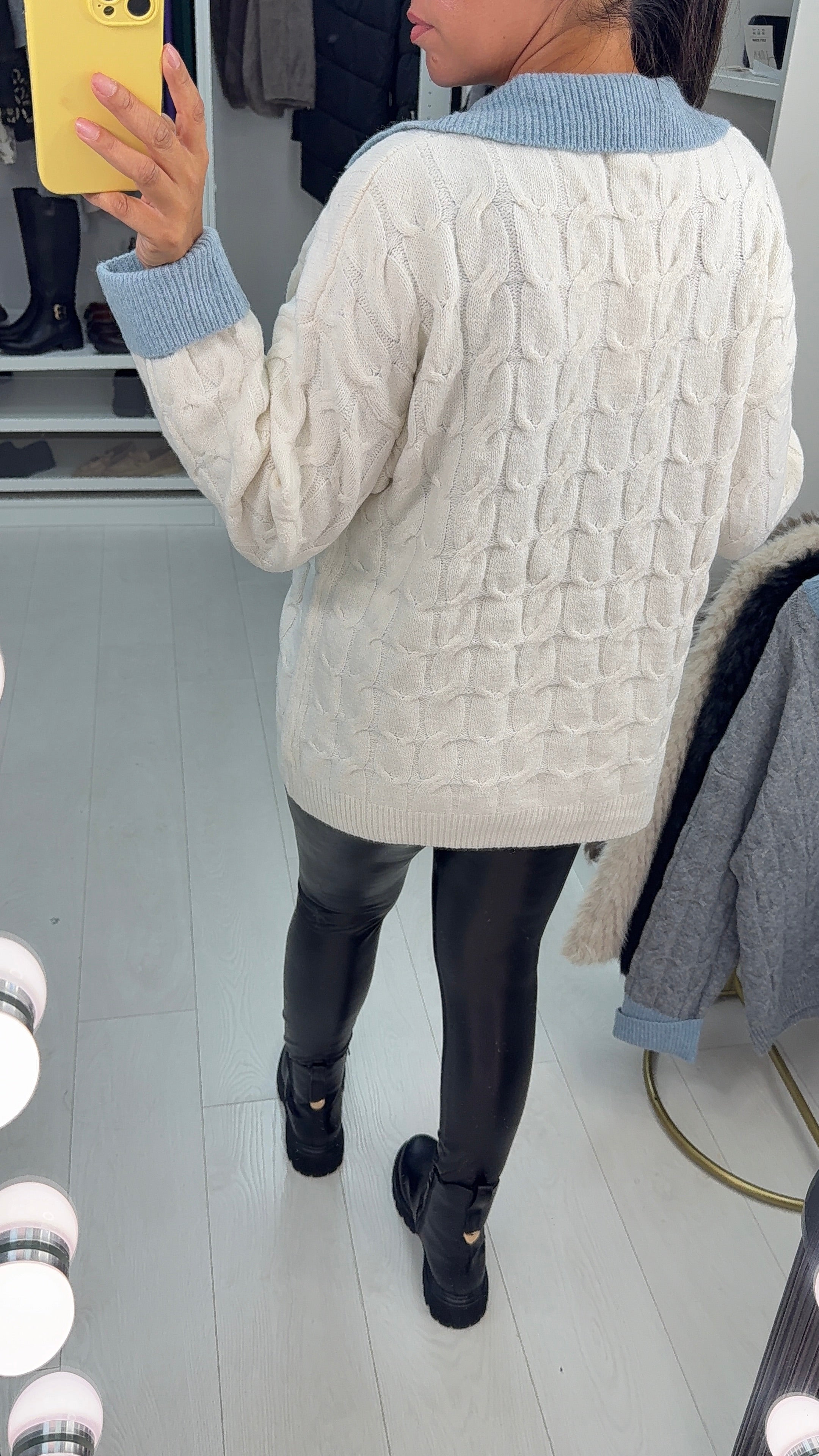 Quince Cable Knit Detailed V Neck Collar Jumper