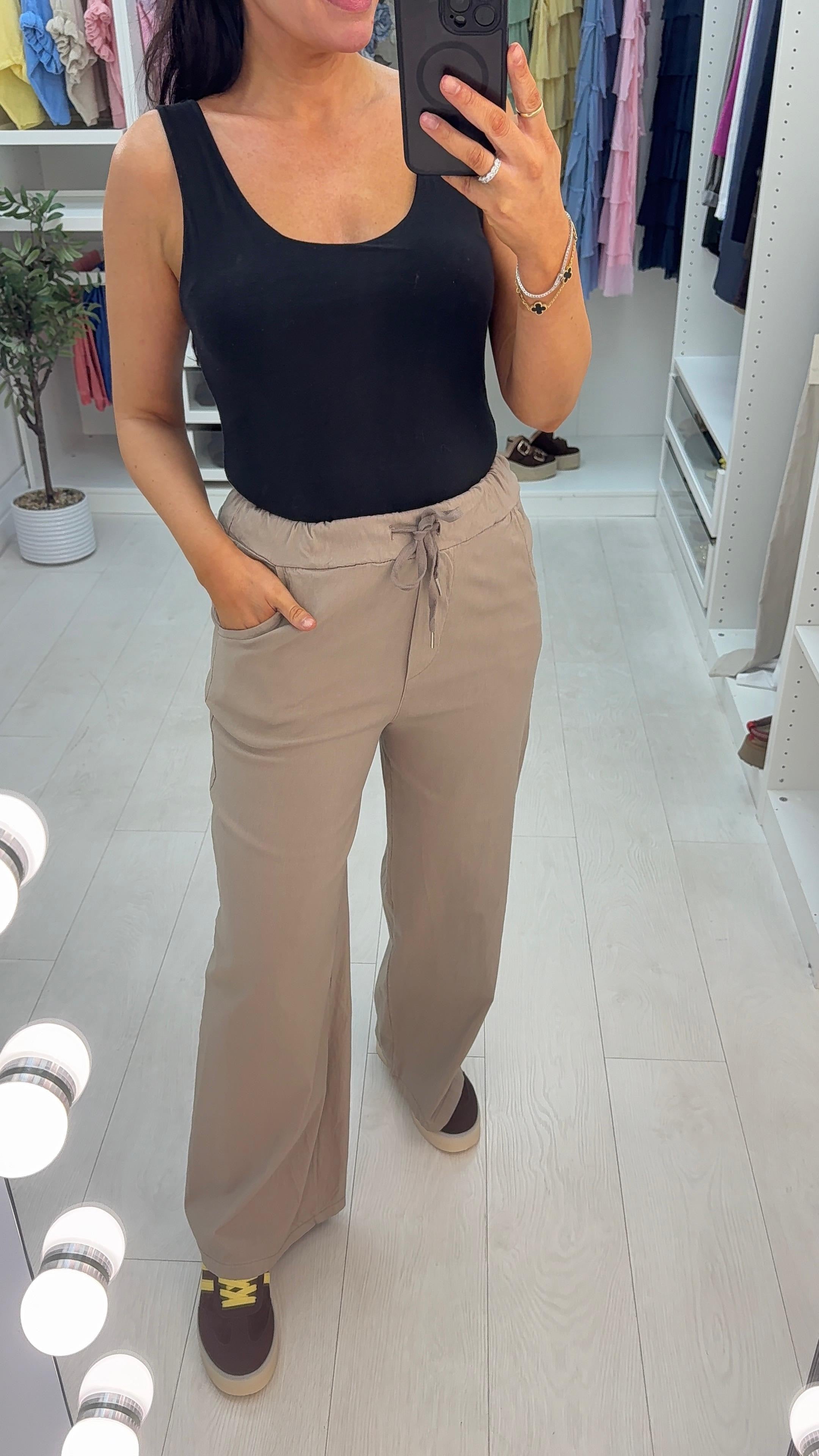 Alice Plain Wide Leg Magic Trousers