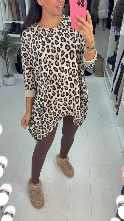 Dana Leopard Print Loose Fit Sweatshirt