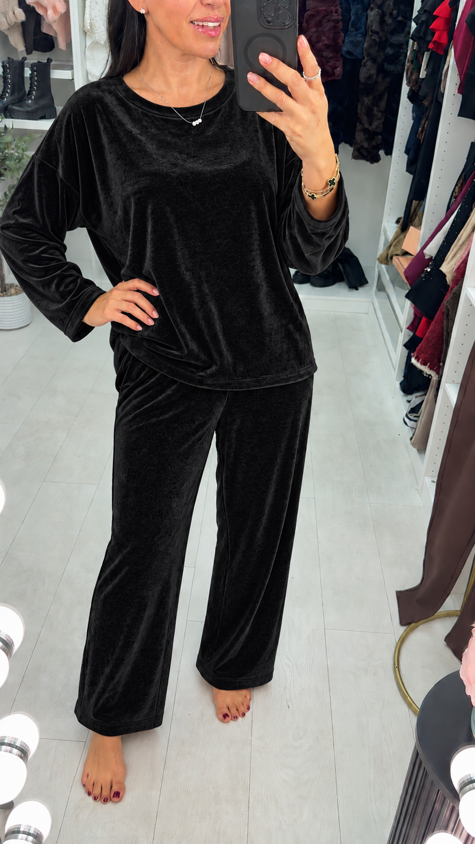 Alesia Plain Loose Fit Velour Loungewear Set