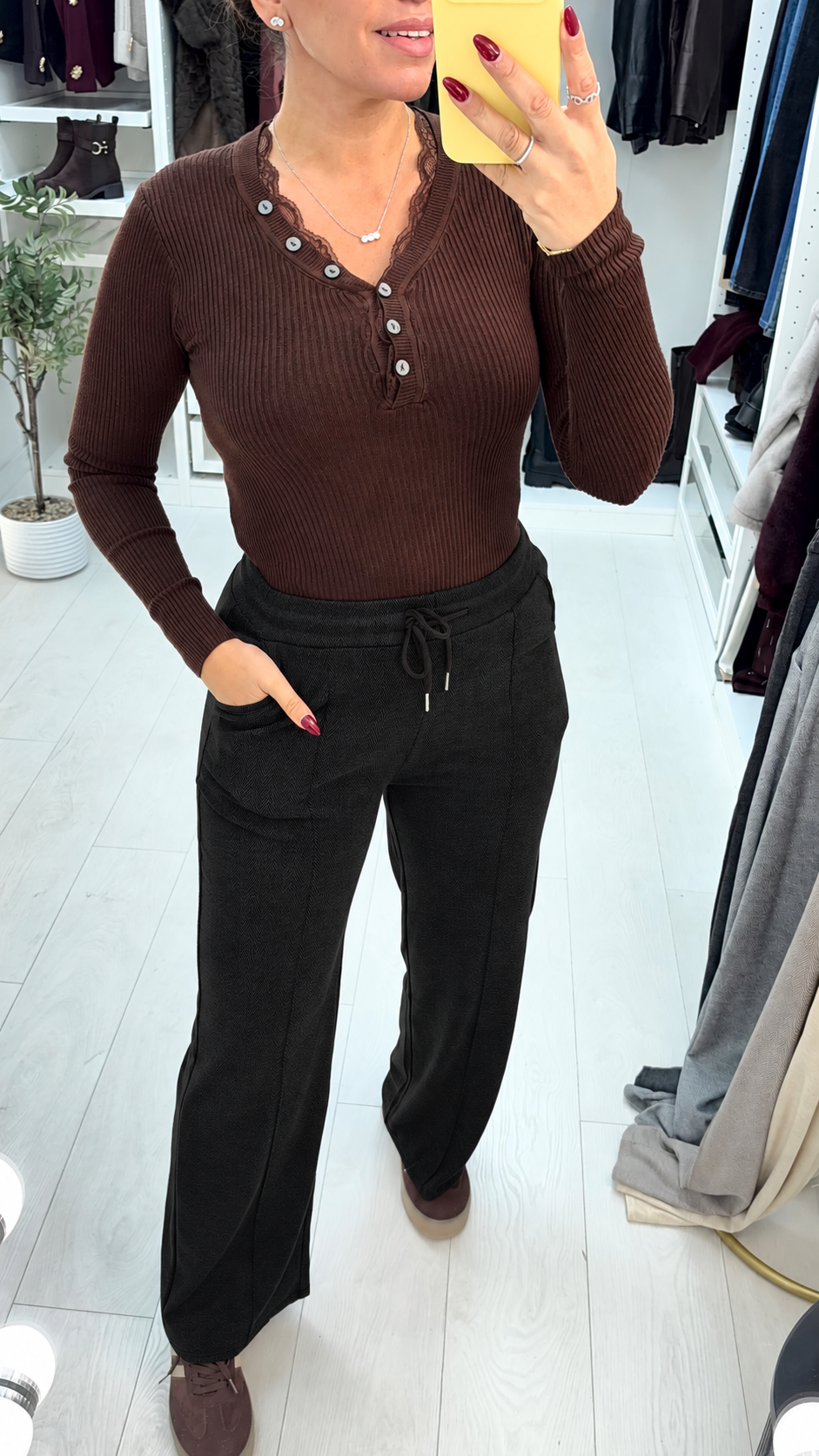 Yara Exposed Seam Drawstring Waist Wide Leg Trousers