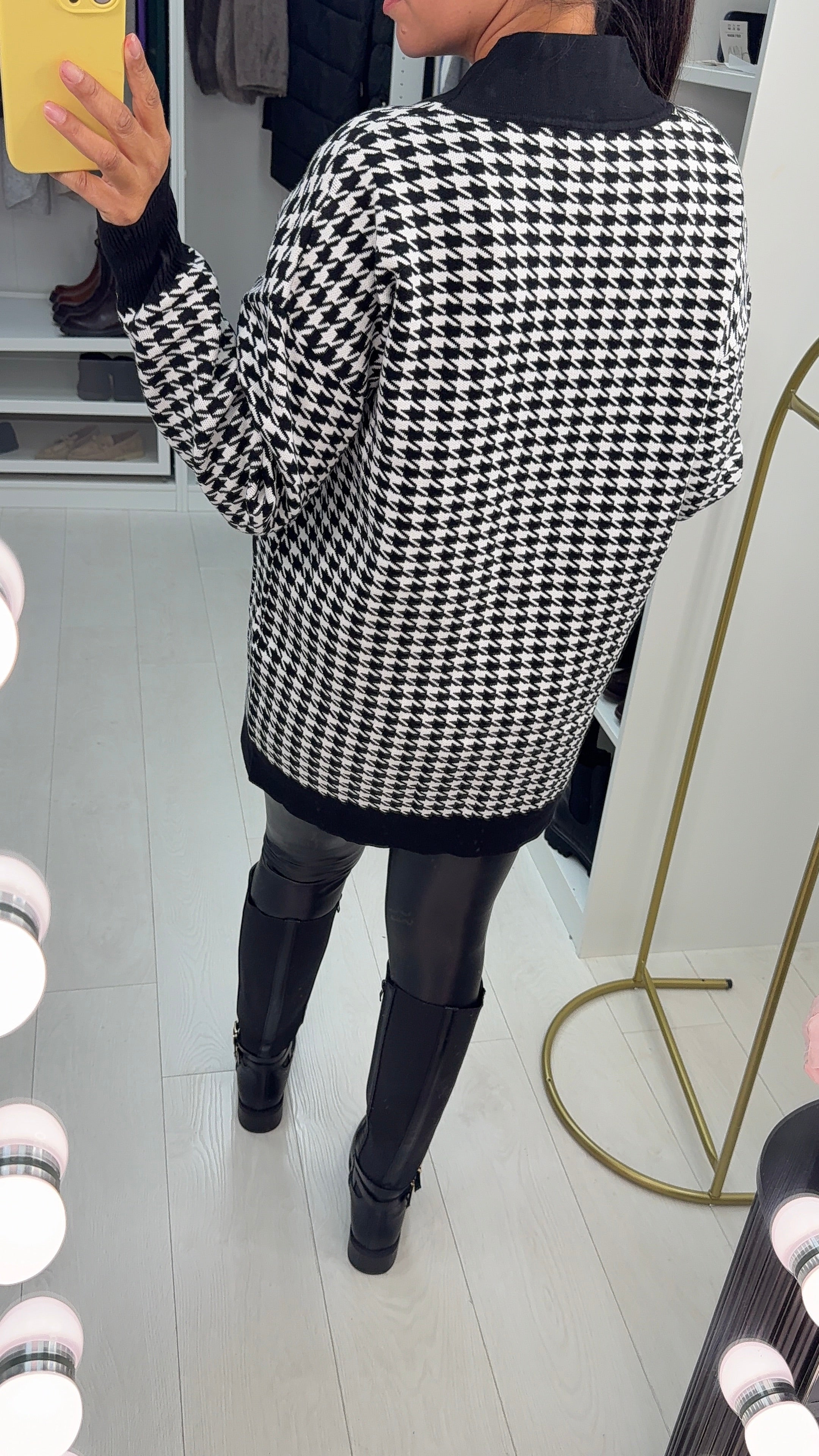 Jalia Dogtooth Button Front Cardigan