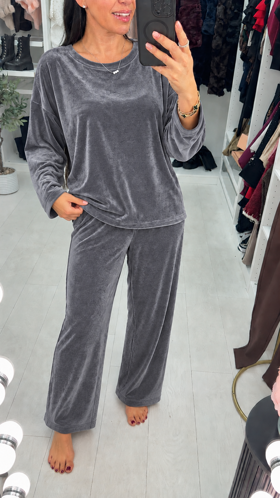 Alesia Plain Loose Fit Velour Loungewear Set