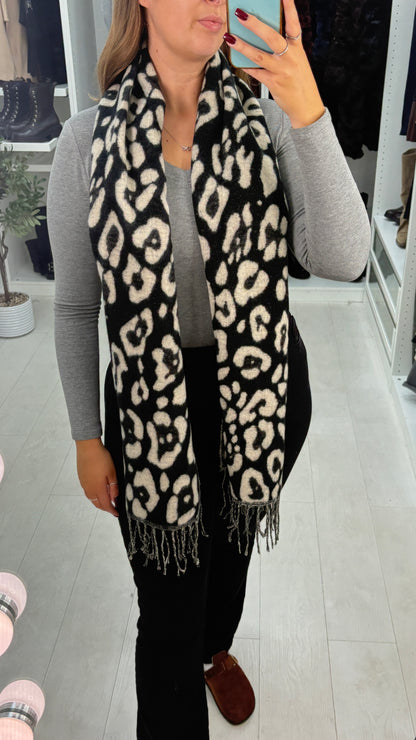 Kandice Leopard Pattern Fluffy Scarf