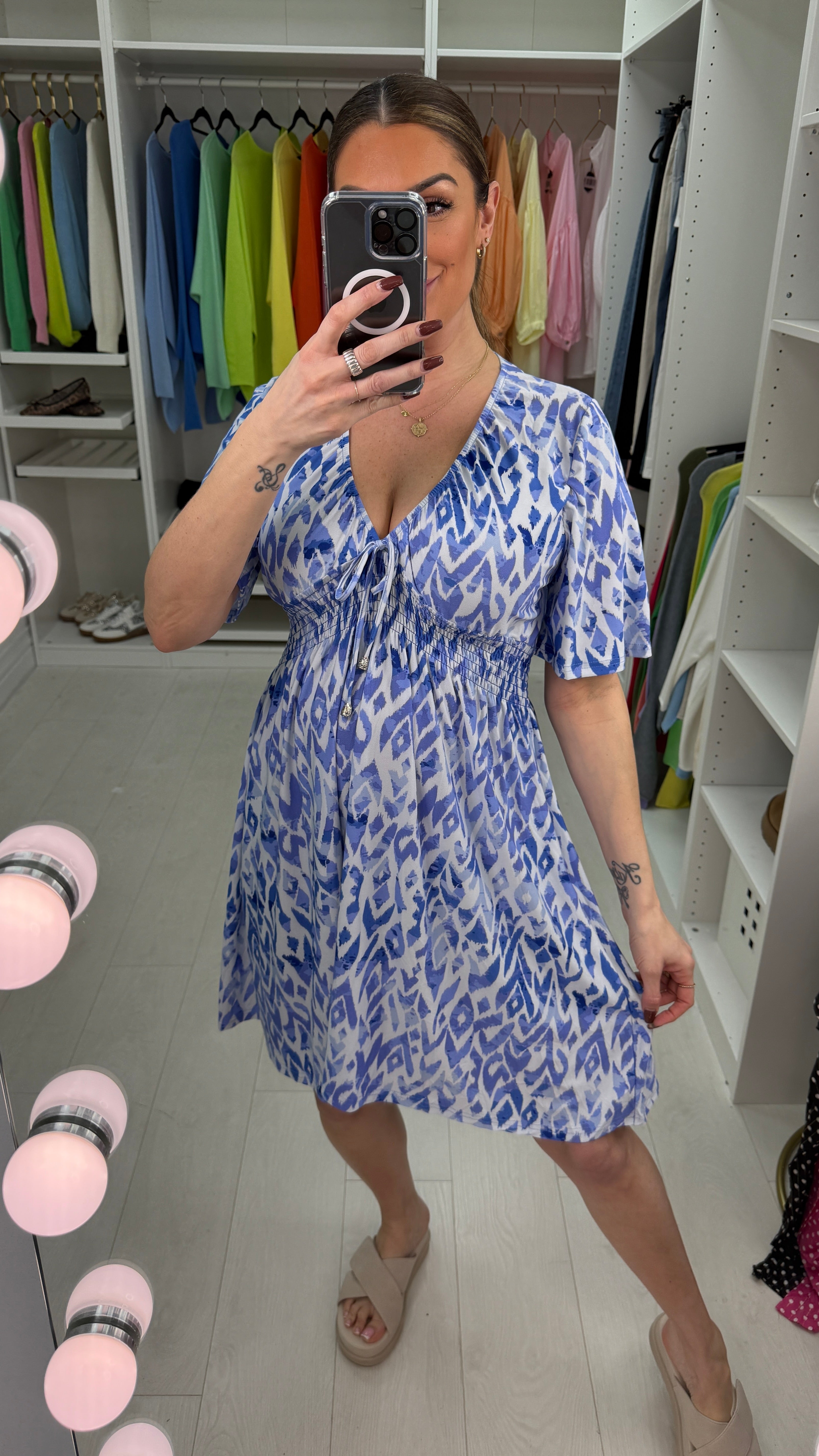 Toni Abstract V Neck Magic Midi Dress