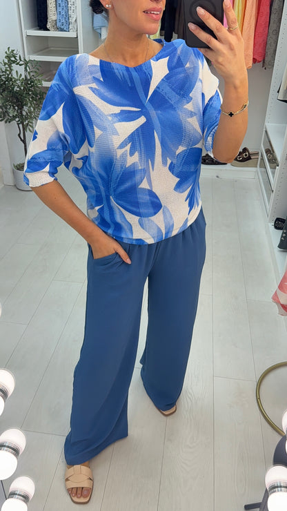 Liviana Abstract Print Batwing Top