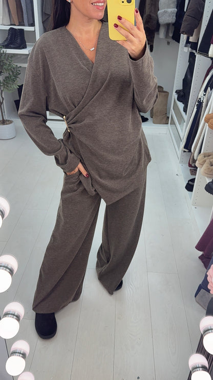 Sienna Plain V Neck Gold Detail Loungewear Set