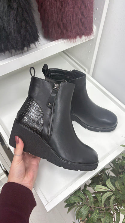 Krystal Faux Leather Zip Detailed Wedge Boots