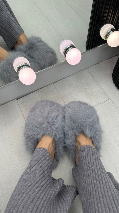Prisha Faux Fur Fluffy Slippers