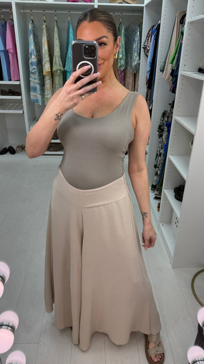 Ellee Plain Elasticated High Waist Wide Leg Trousers