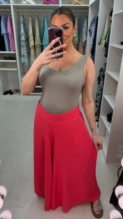 Ellee Plain Elasticated High Waist Wide Leg Trousers