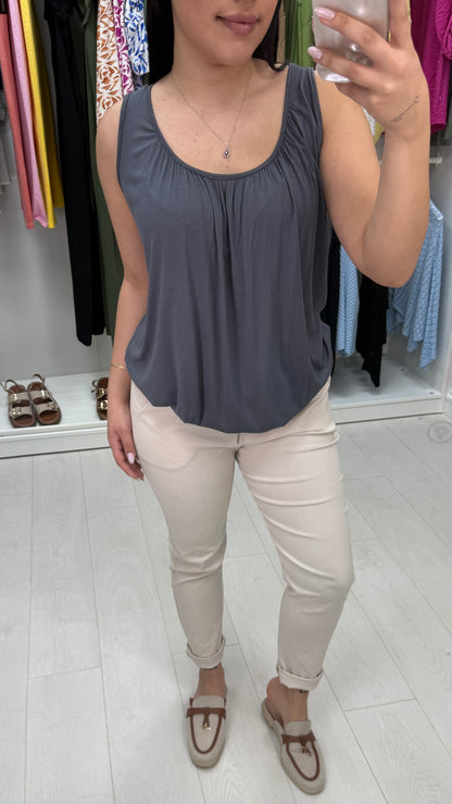 Cece Elastic Hem Bubble Basic Vest