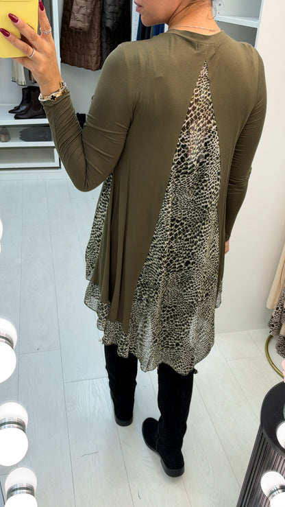 Lacie  Heart Print Chiffon Back Detailed Dipped Hem Top