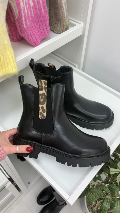 Isabella Leopard Print Detailed Chelsea Boots