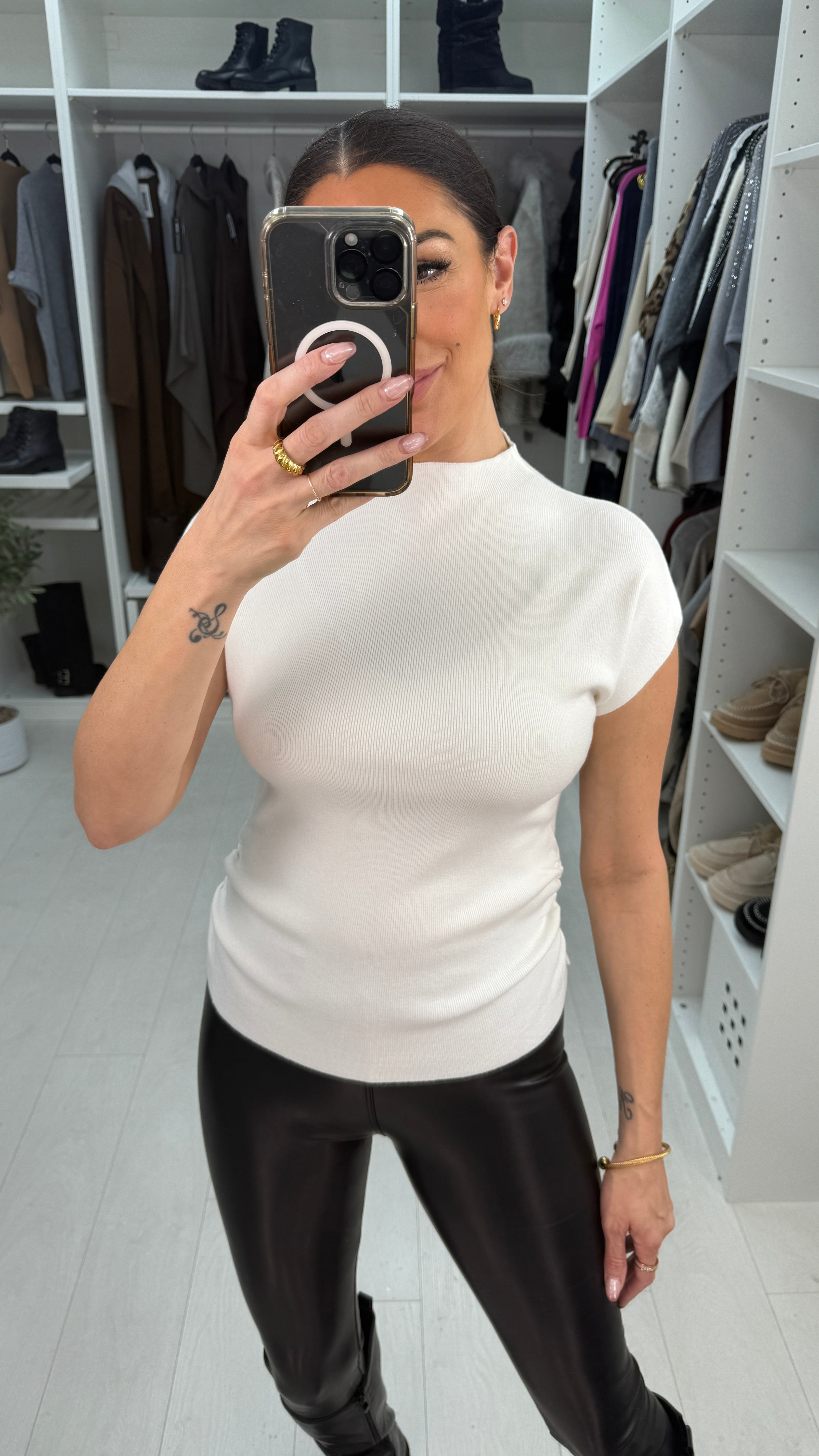 Dafnee Plain Ruched Side Knitted Top