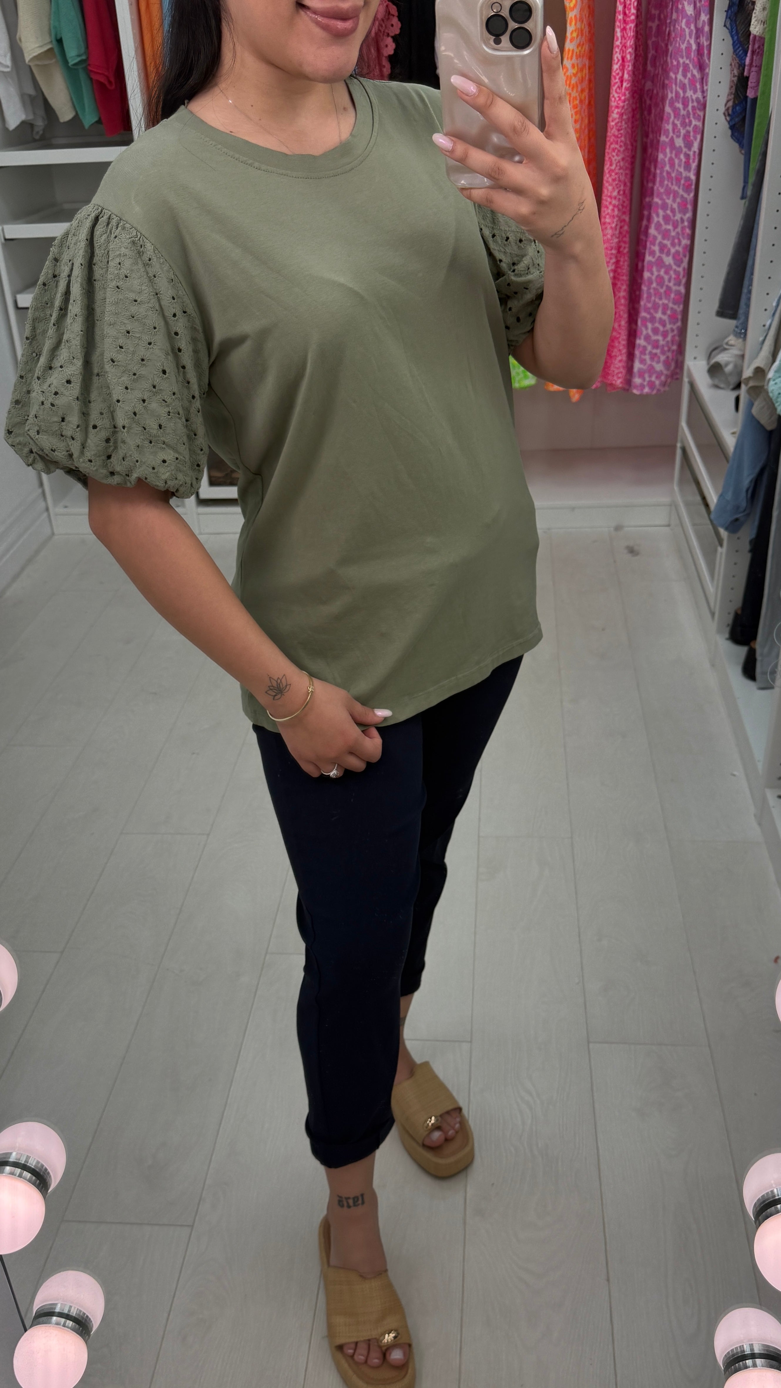 Quinny Plain Broidery Ballon Sleeve Top