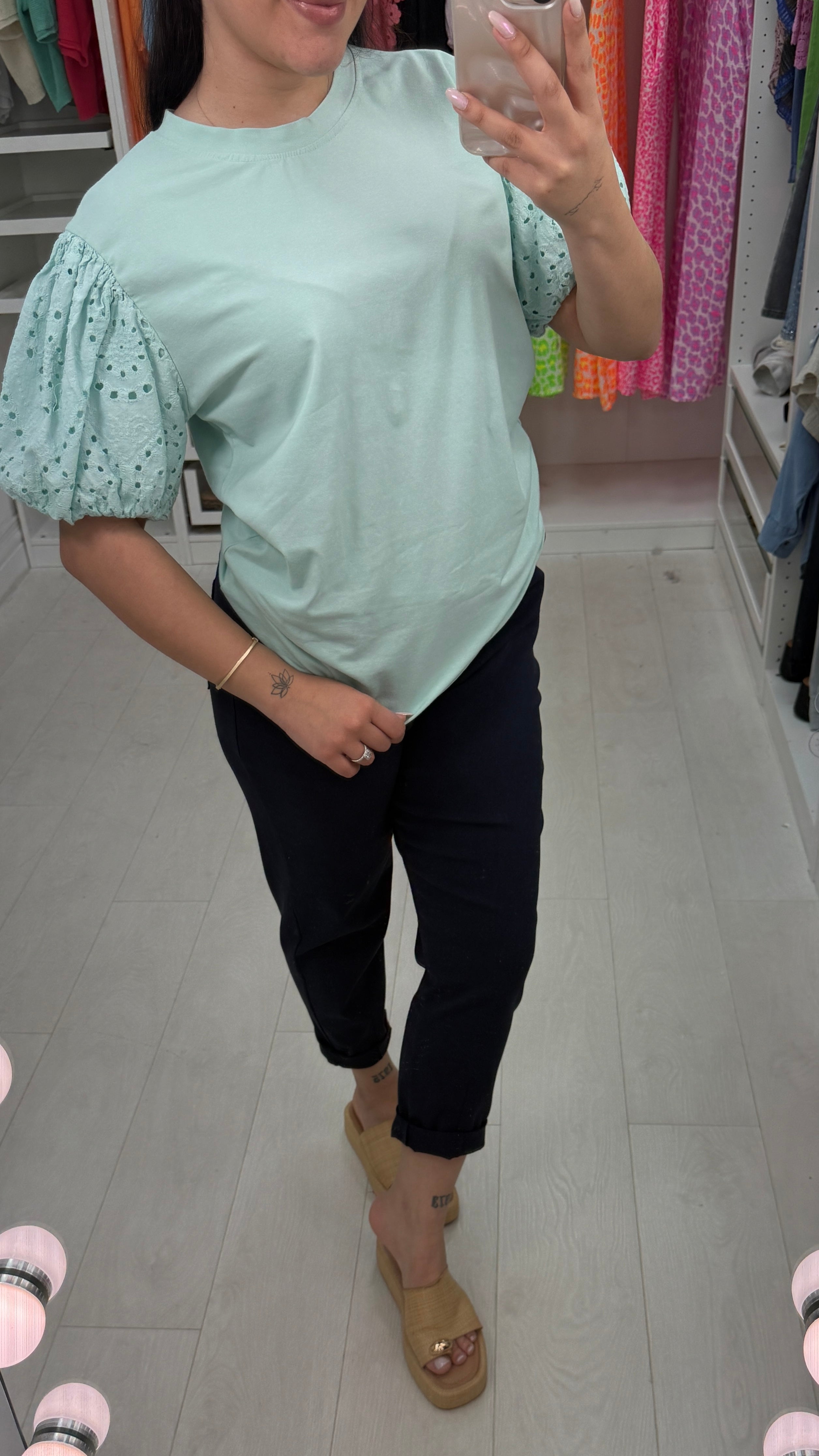 Quinny Plain Broidery Ballon Sleeve Top