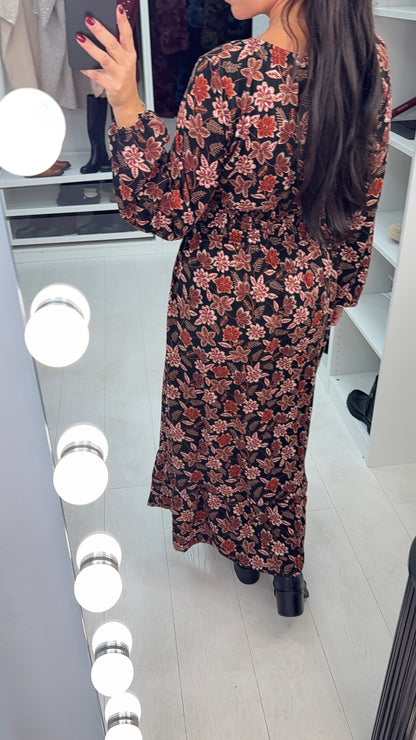 Pamie Floral Print Shirred Waist Magic Maxi Dress