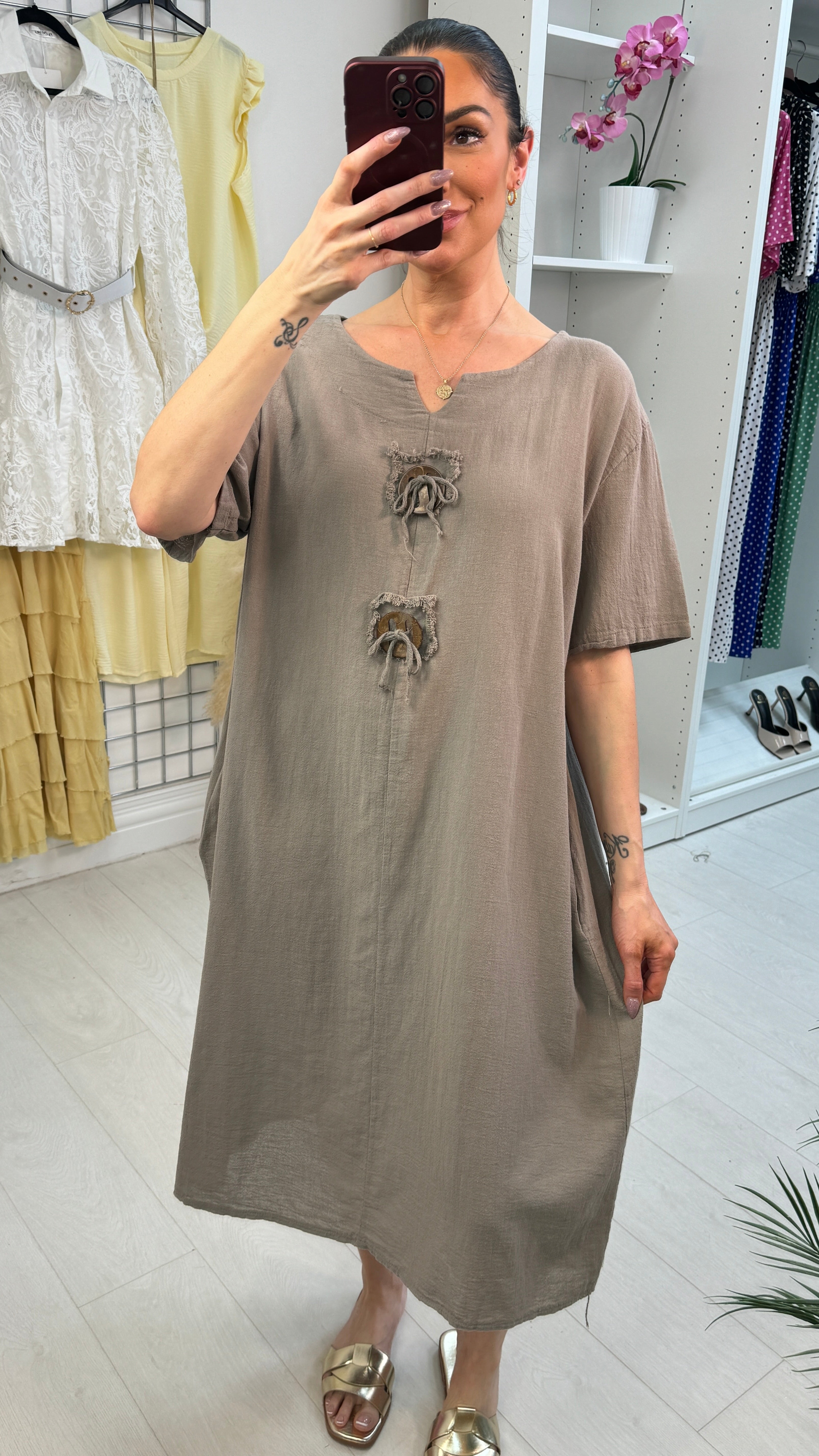 Sareena Plain Button Detailed Loose Fit Midi Dress