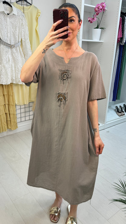 Sareena Plain Button Detailed Loose Fit Midi Dress