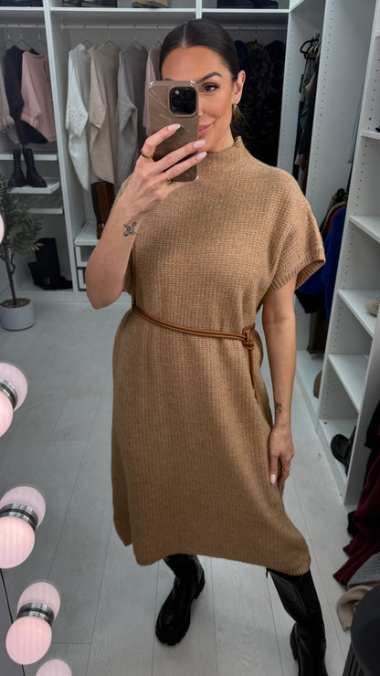 Prinny Plain Loose Fit Belted Jumper Dress