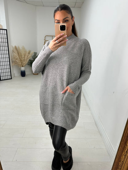 Greta Plain Longline Pocket Front Knit Jumper
