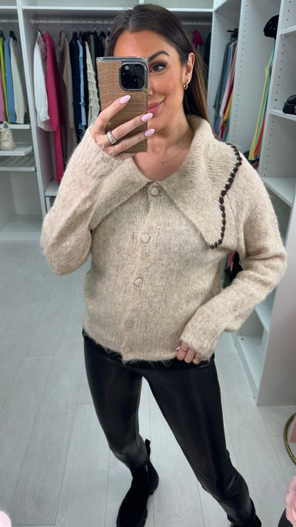 Evelyn super Soft Oversized Collar Cardigan