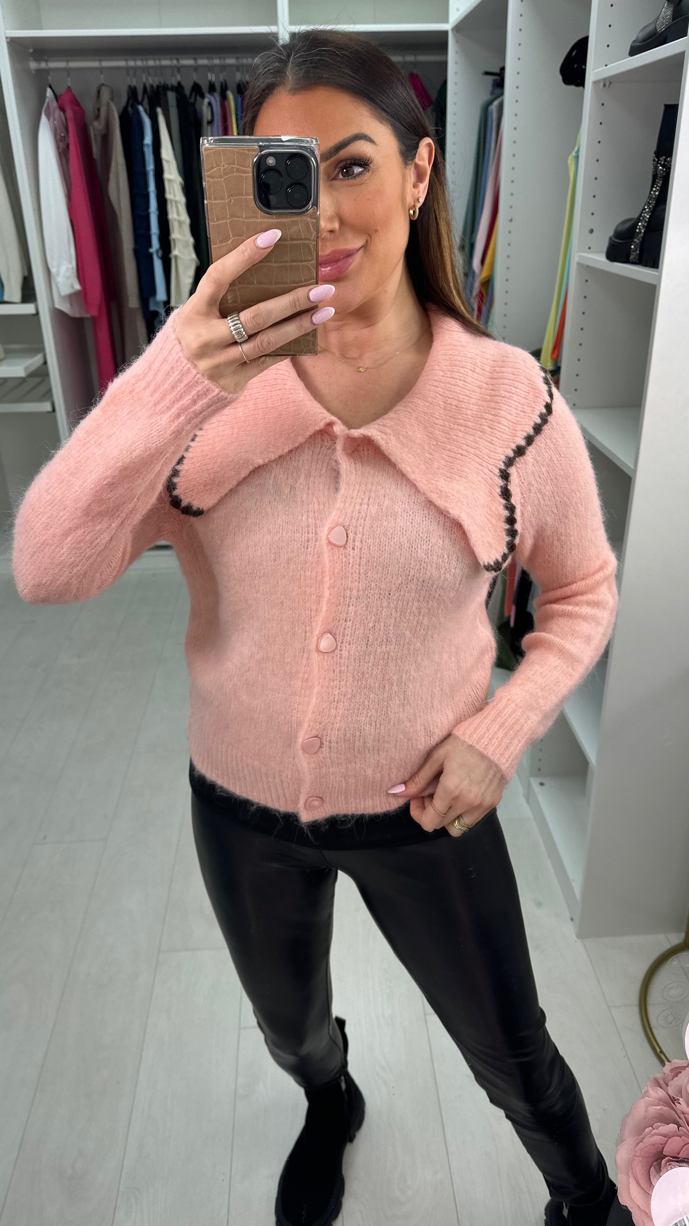 Evelyn super Soft Oversized Collar Cardigan