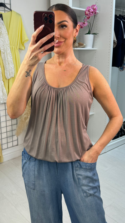Cece Elastic Hem Bubble Basic Vest