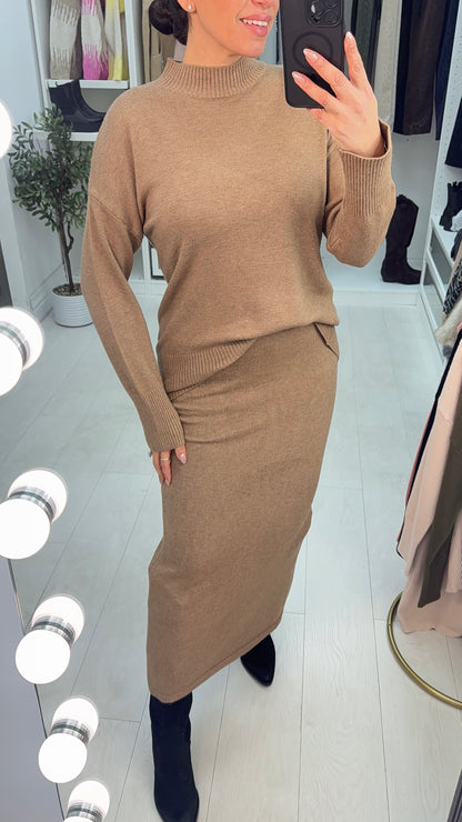 Lillis Plain Loose Fit Knitted Skirt Co-Ord Set