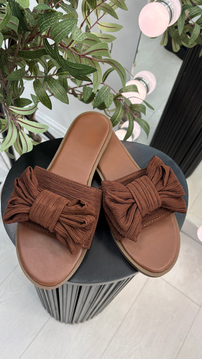 Hilda Bow Detailed Flat Sliders