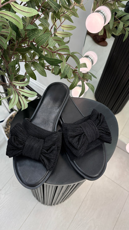 Hilda Bow Detailed Flat Sliders