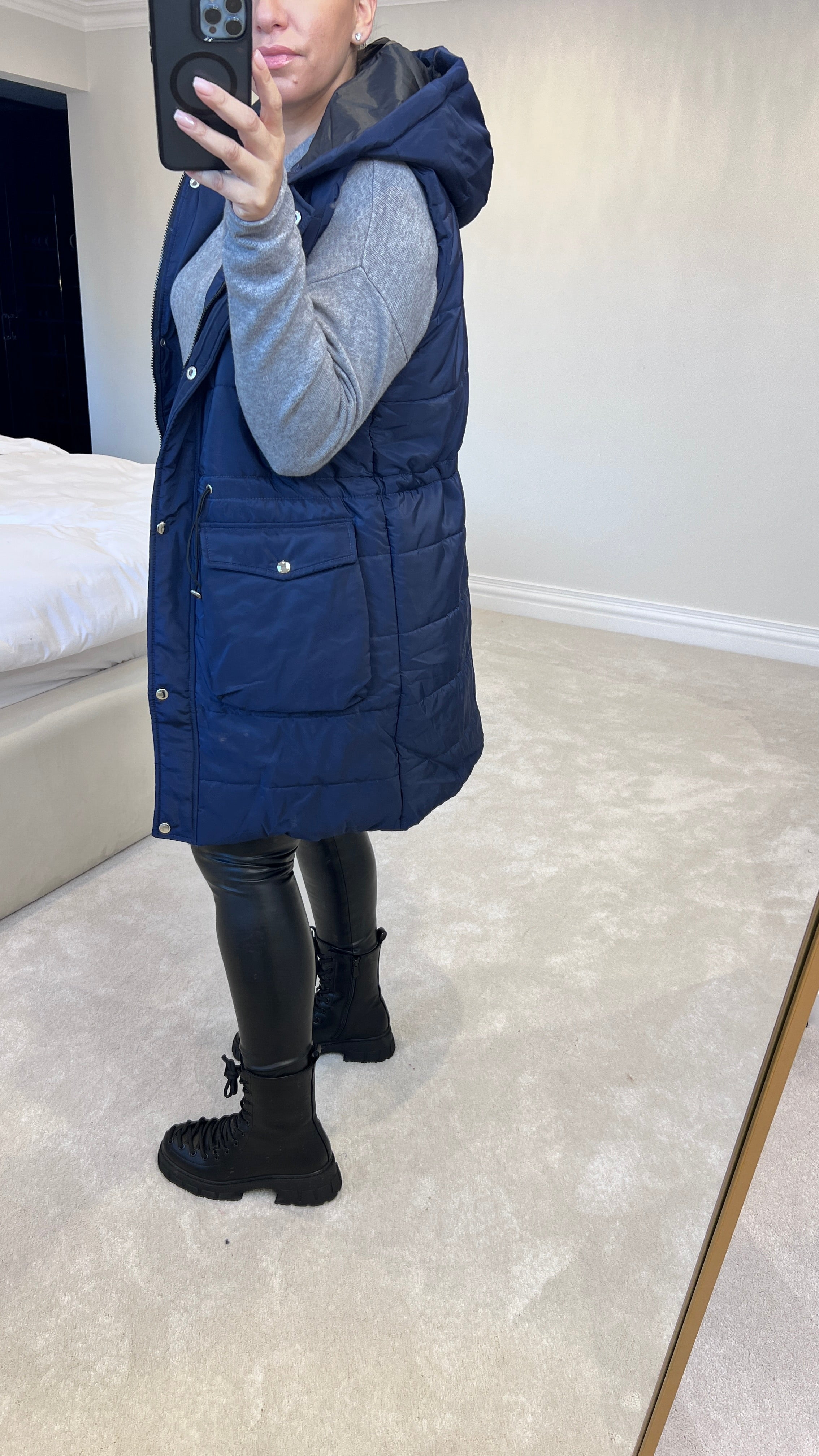 Essel Toggle Waist Shine Pocket Detailed Hooded Gilet