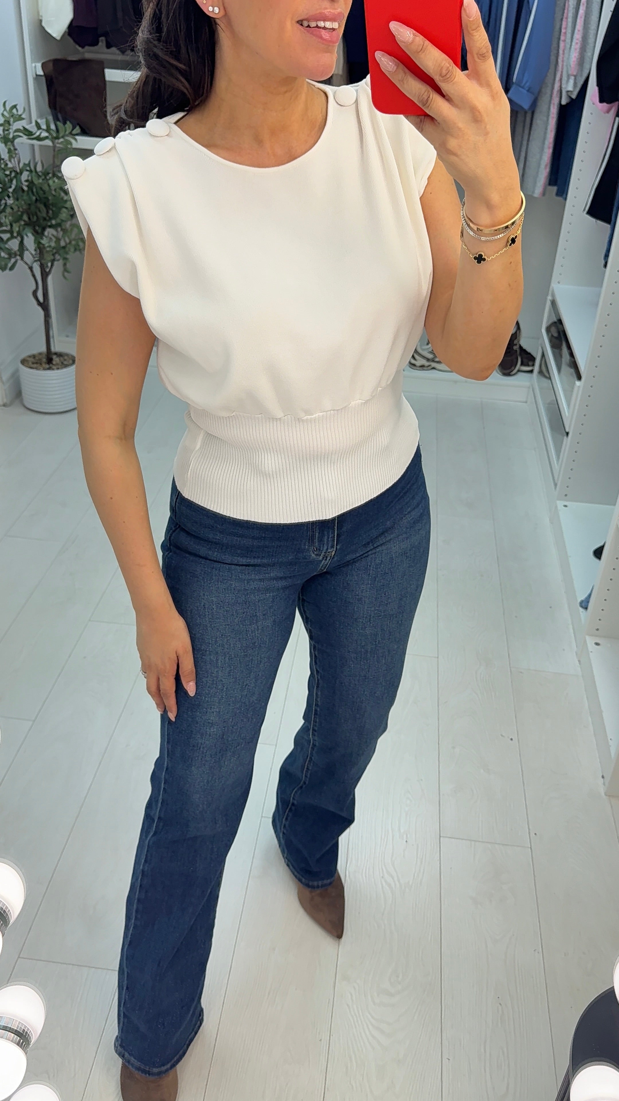 Fillia Plain Button Detailed Sleeveless Jumper