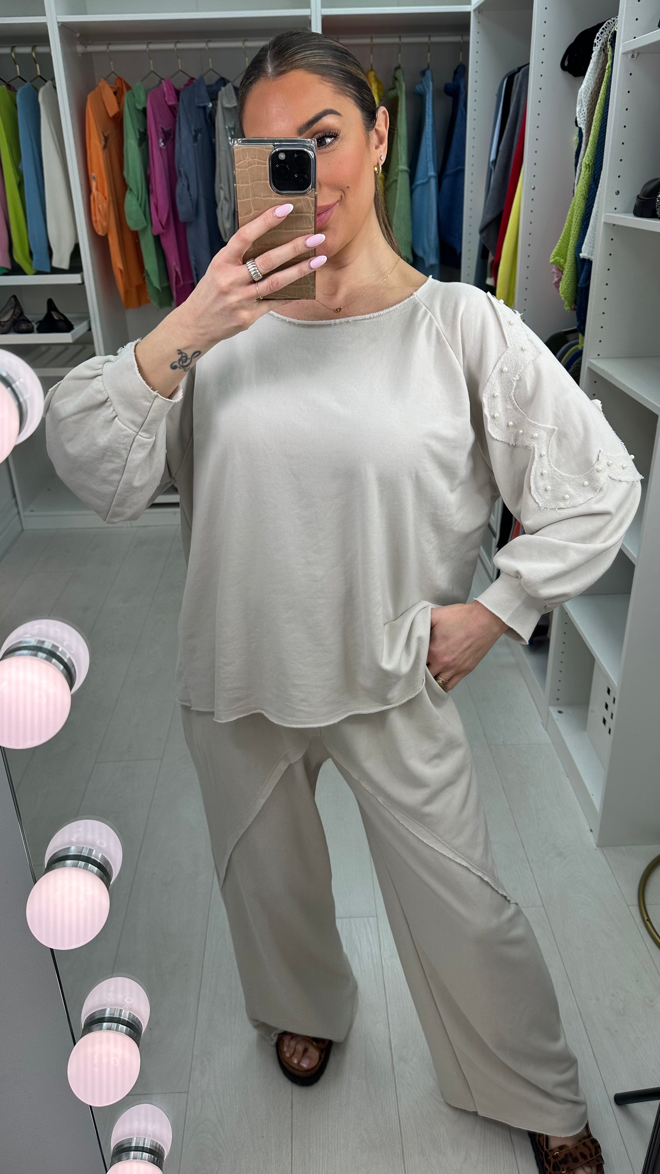 Amanza Flower & Pearl Detailed Distressed Loungewear Set