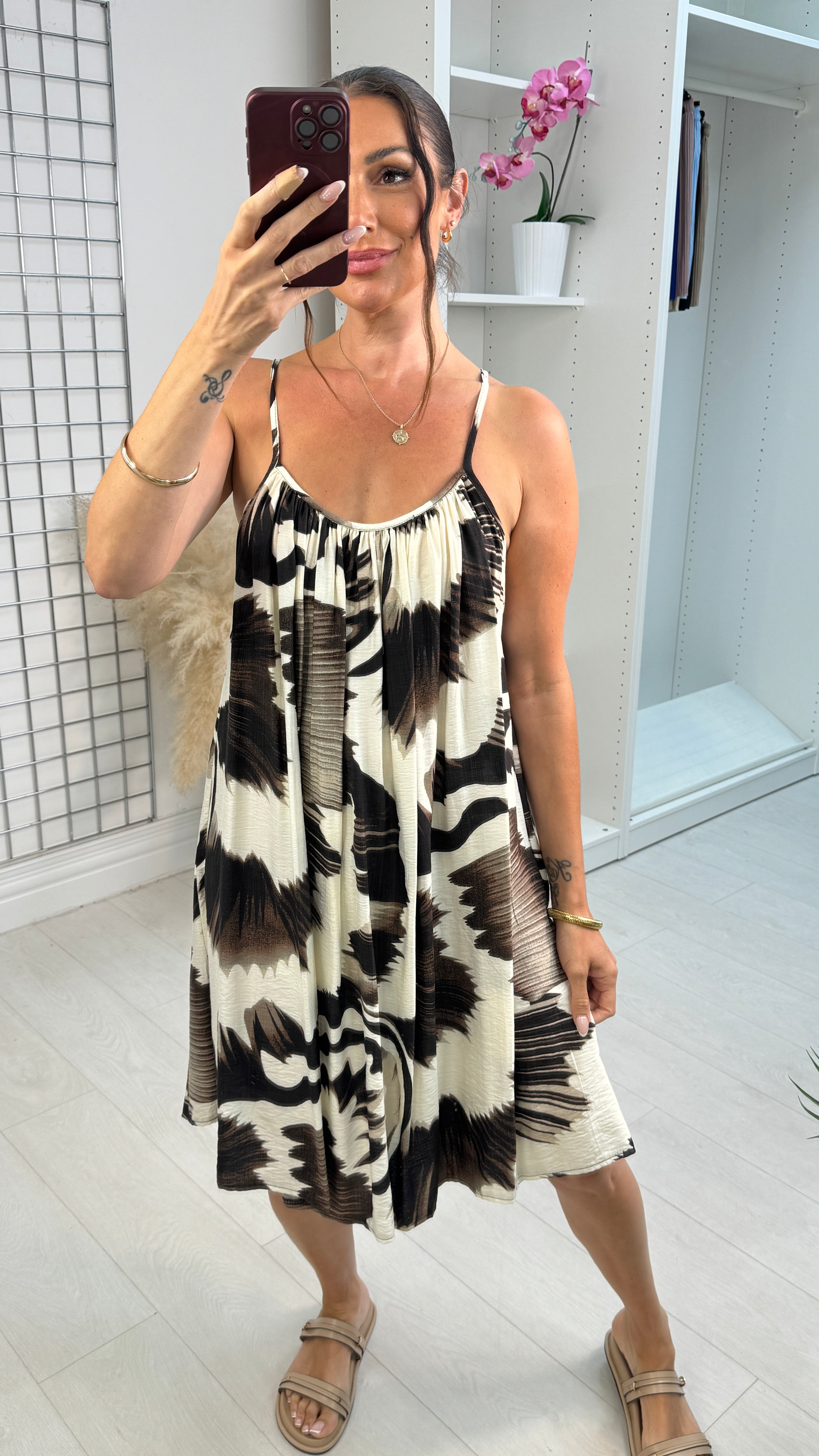 Novana Strappy Abstract Print Midi Dress