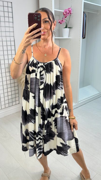 Novana Strappy Abstract Print Midi Dress