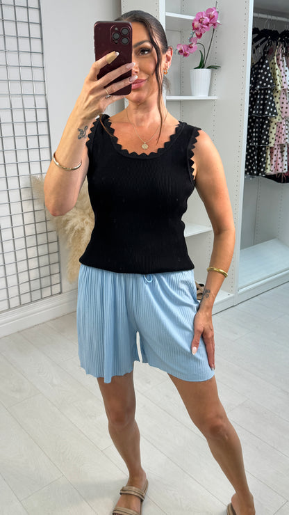 Tullia Plain Elasticated Pleated Shorts