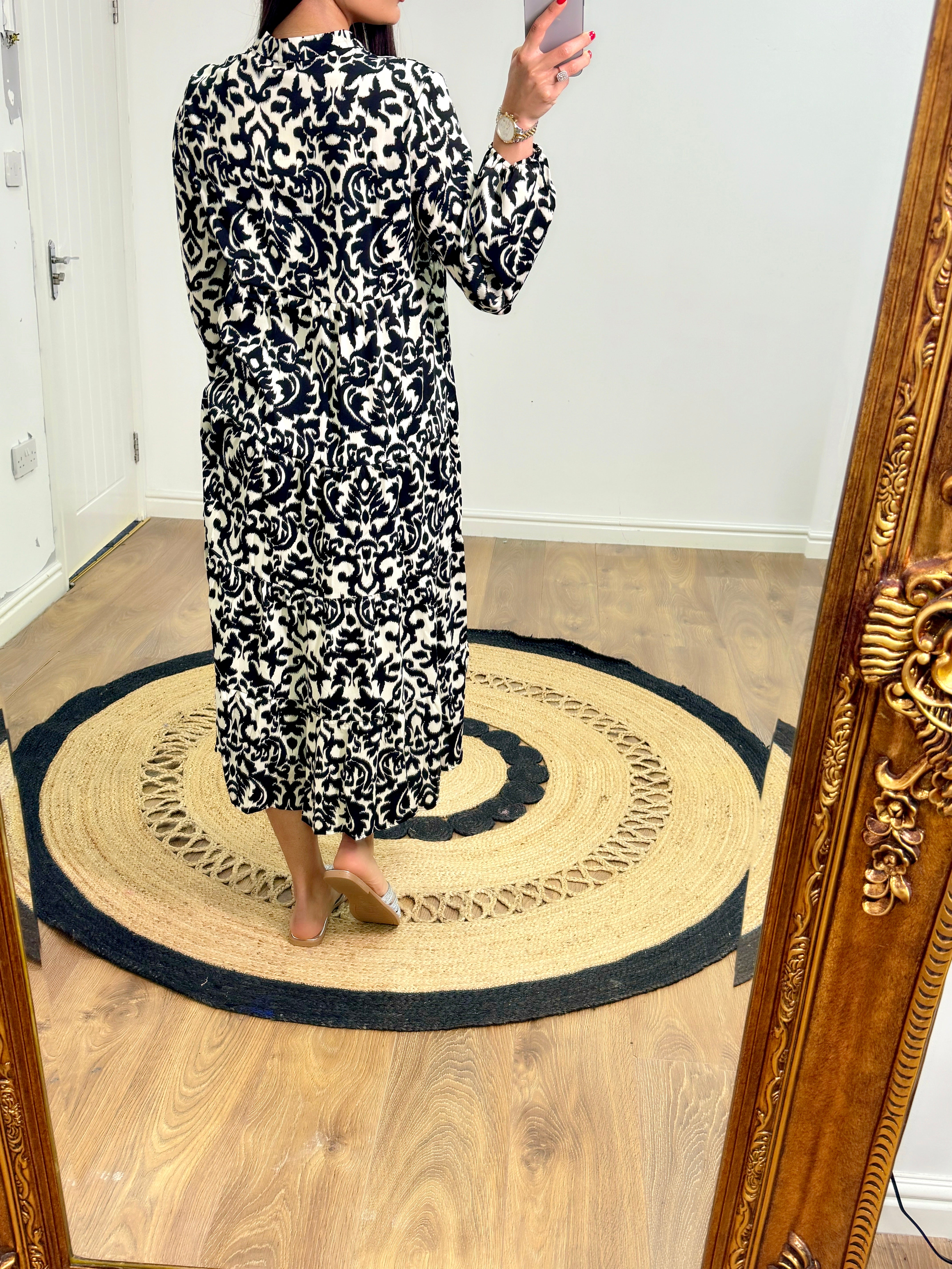 Earla V Neck Patterned Maxi Dress