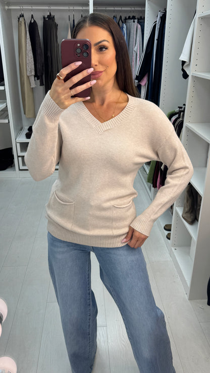 Saffy Plain Pocket Front V Neck Jumper