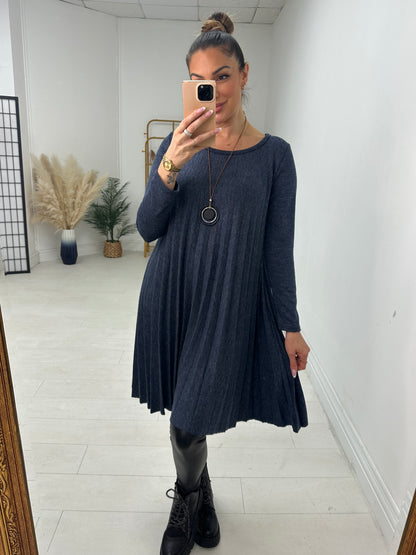 Indie Pleated Loose Fit Knitted Necklace Swing Dress