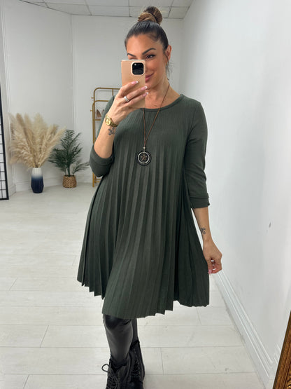 Indie Pleated Loose Fit Knitted Necklace Swing Dress