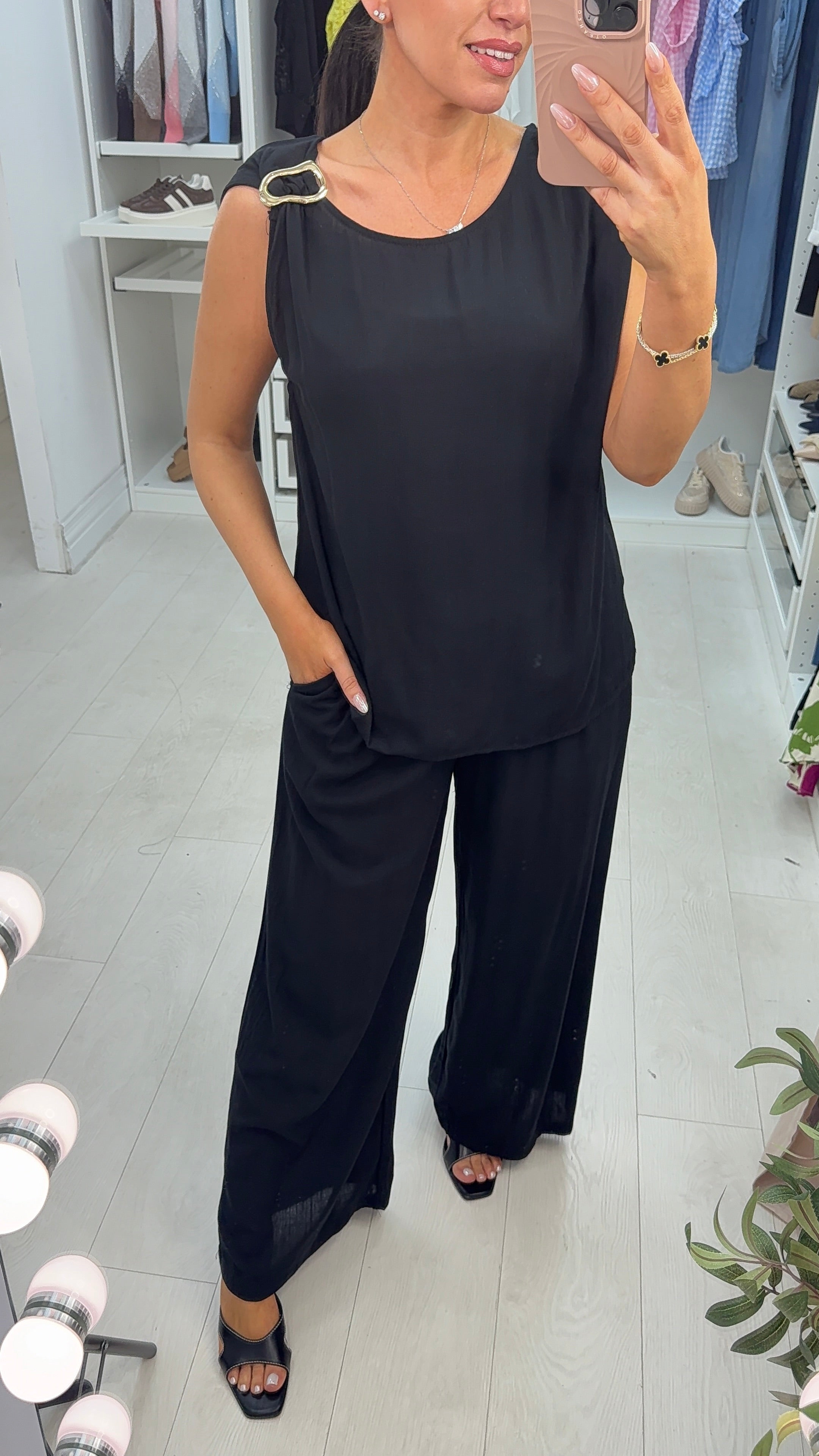 Simonia Plain Metallic Buckle Detailed Co-Ord Set