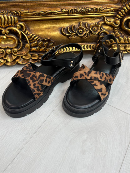 Kelly Cross Straps Platform Sandals