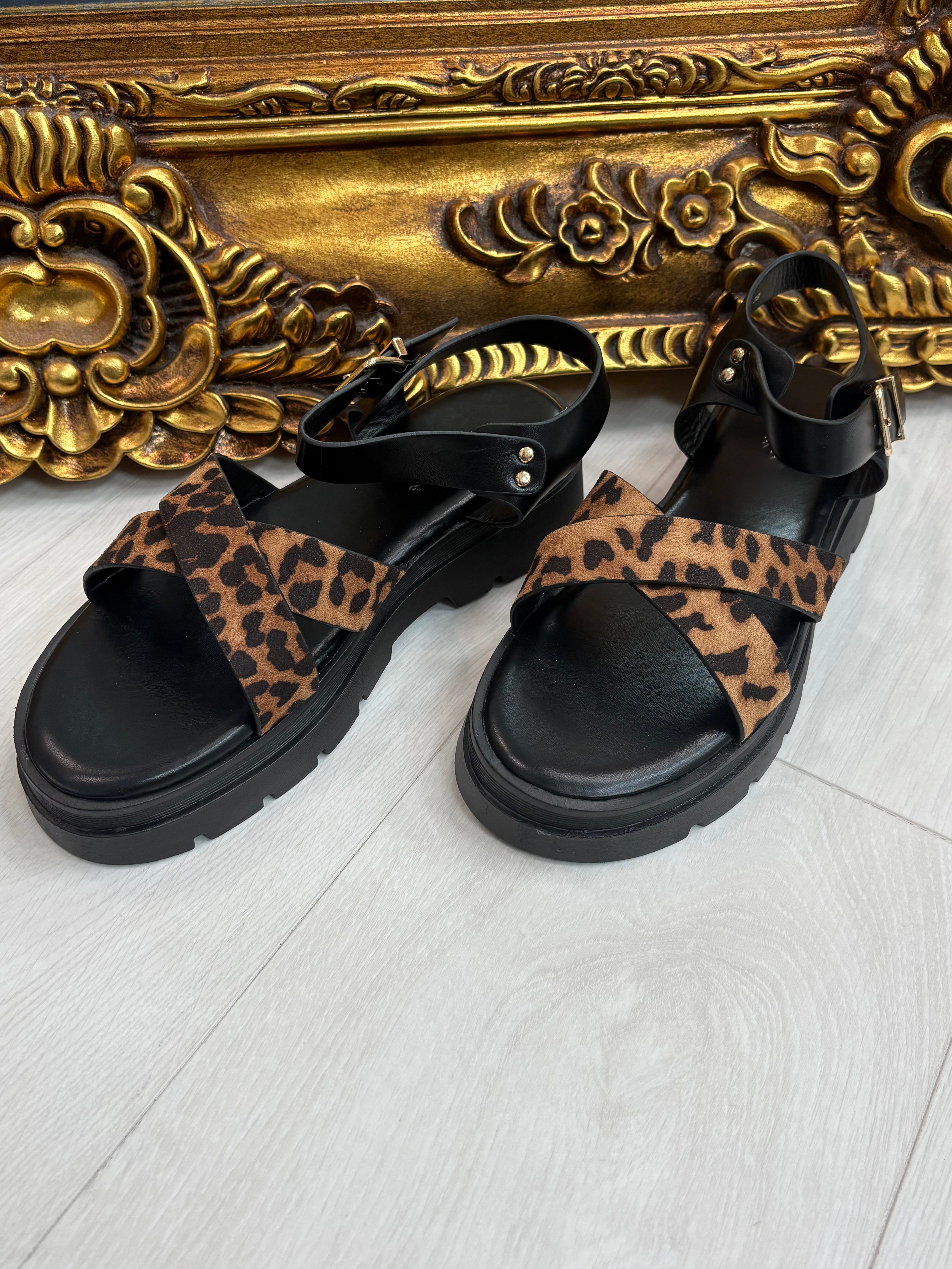 Kelly Cross Straps Platform Sandals