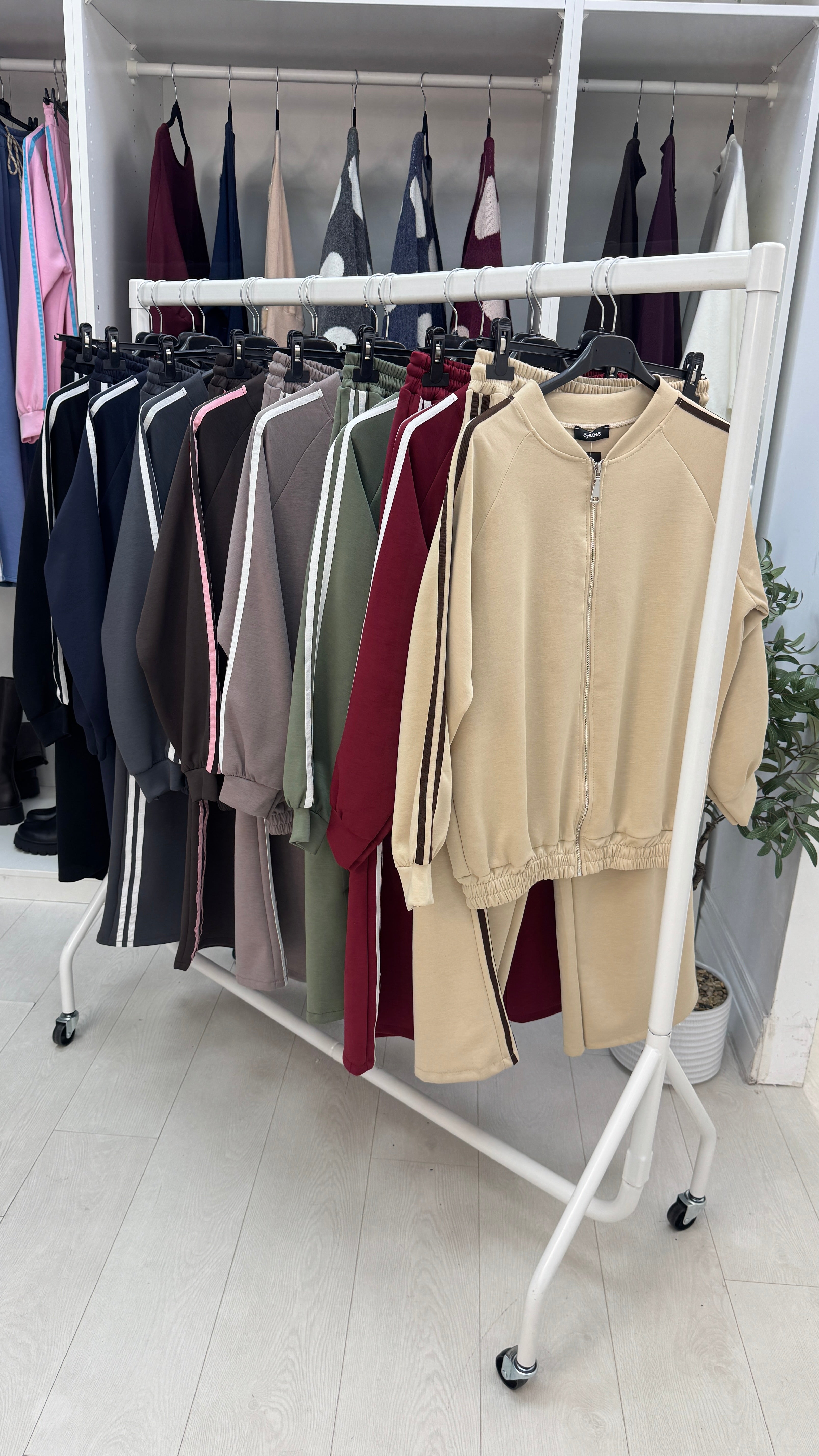 Peaches Side Stripe Detailed Zip Front Loungewear Set