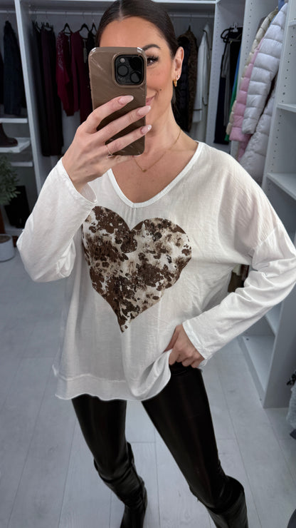 Lucianna Heart Detailed V Neck Linen T-Shirt