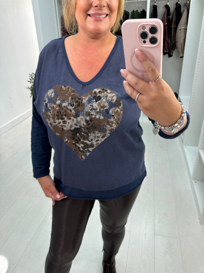 Lucianna Heart Detailed V Neck Linen T-Shirt