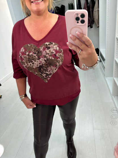 Lucianna Heart Detailed V Neck Linen T-Shirt