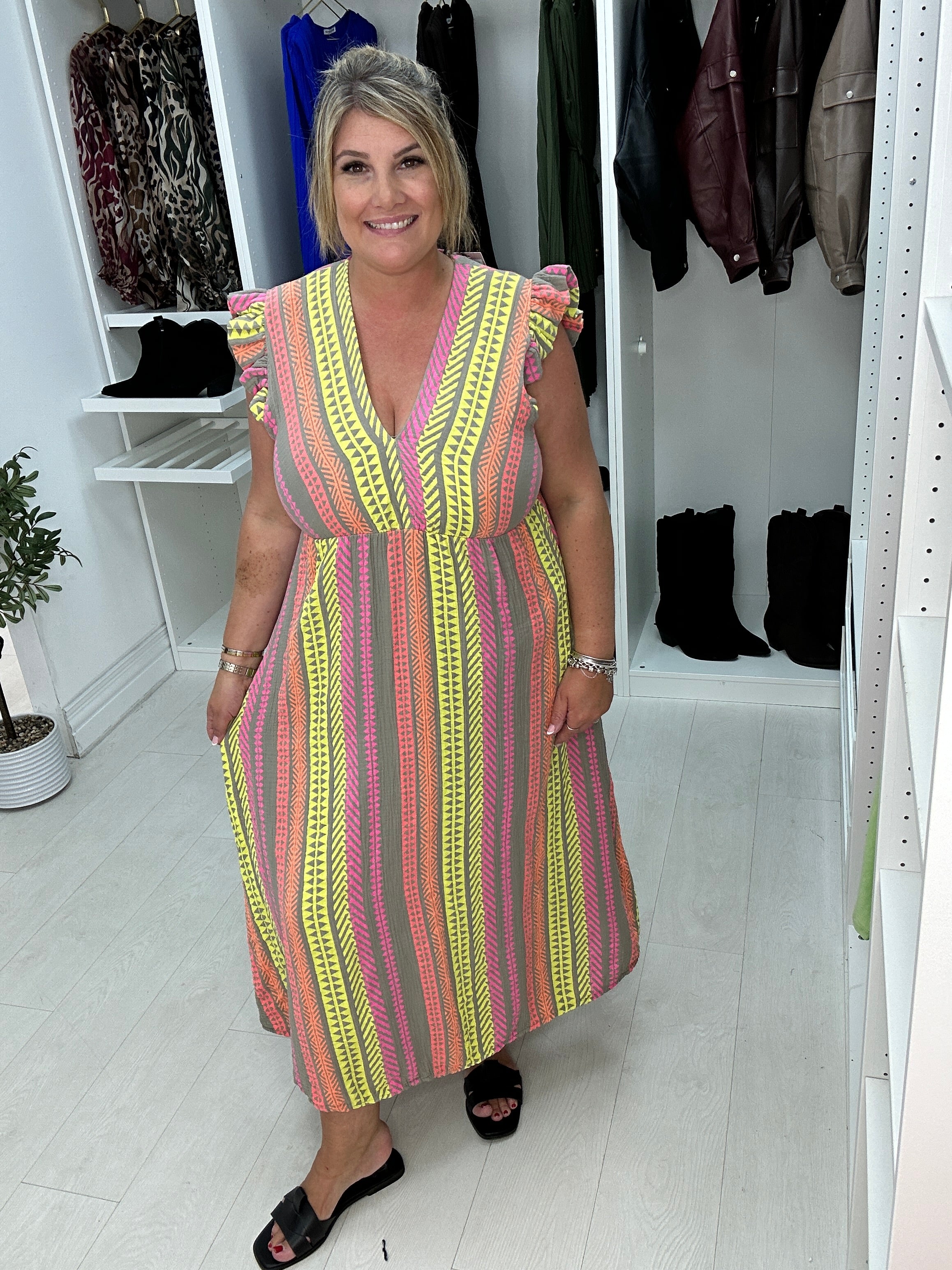 Jeanelle Abstract Print Cheesecloth Maxi Dress